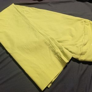 Lime green capris 💚
